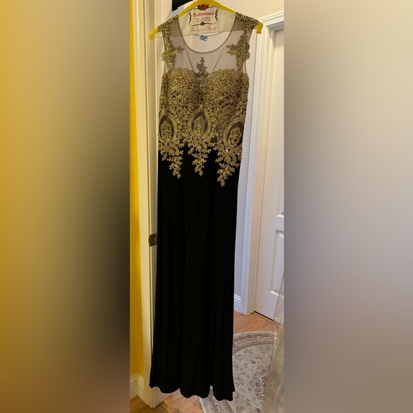 Dancing Queen| Formal black and gold dress with mesh and beaded top - Picture 5 of 9